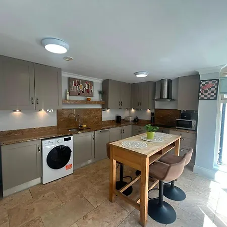 Elegant 4bdr 4ba Luxury Heart Of Rathmines בית נופש *