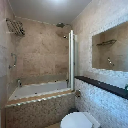 Elegant 4bdr 4ba Luxury Heart Of Rathmines בית נופש *