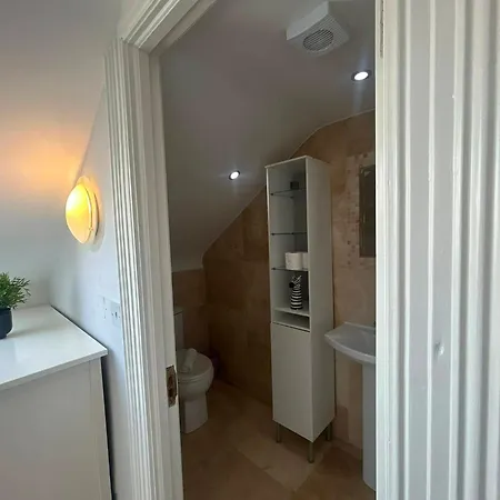 בית נופש Elegant 4bdr 4ba Luxury Heart Of Rathmines