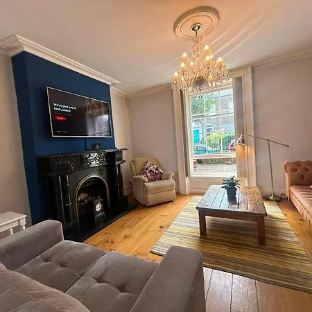 בית נופש Elegant 4bdr 4ba Luxury Heart Of Rathmines