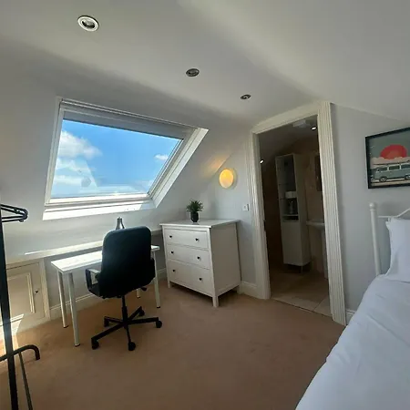 Elegant 4bdr 4ba Luxury Heart Of Rathmines בית נופש