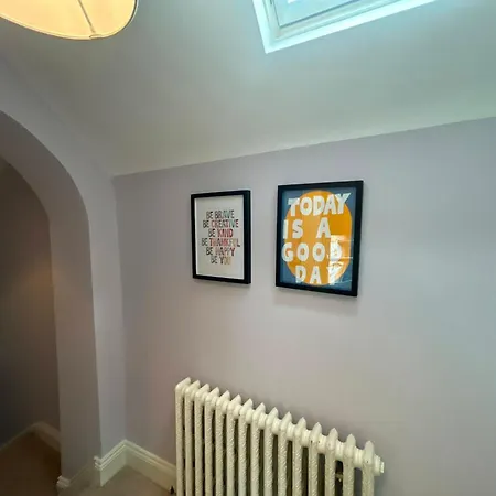 Elegant 4bdr 4ba Luxury Heart Of Rathmines בית נופש